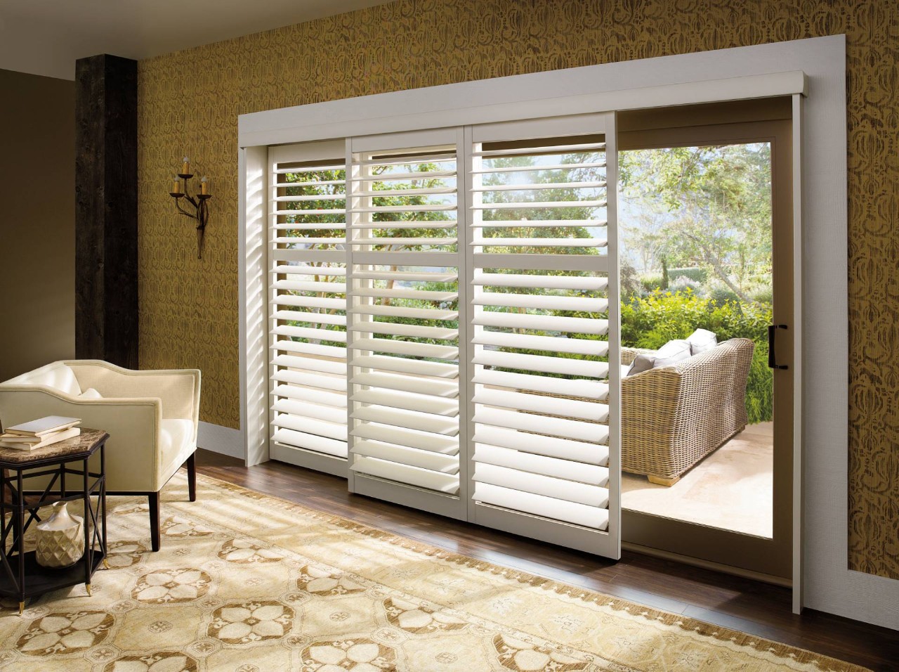 Hunter Douglas Palm Beach™ Polysatin™ Vinyl Shutters near Quincy, Illinois (IL)